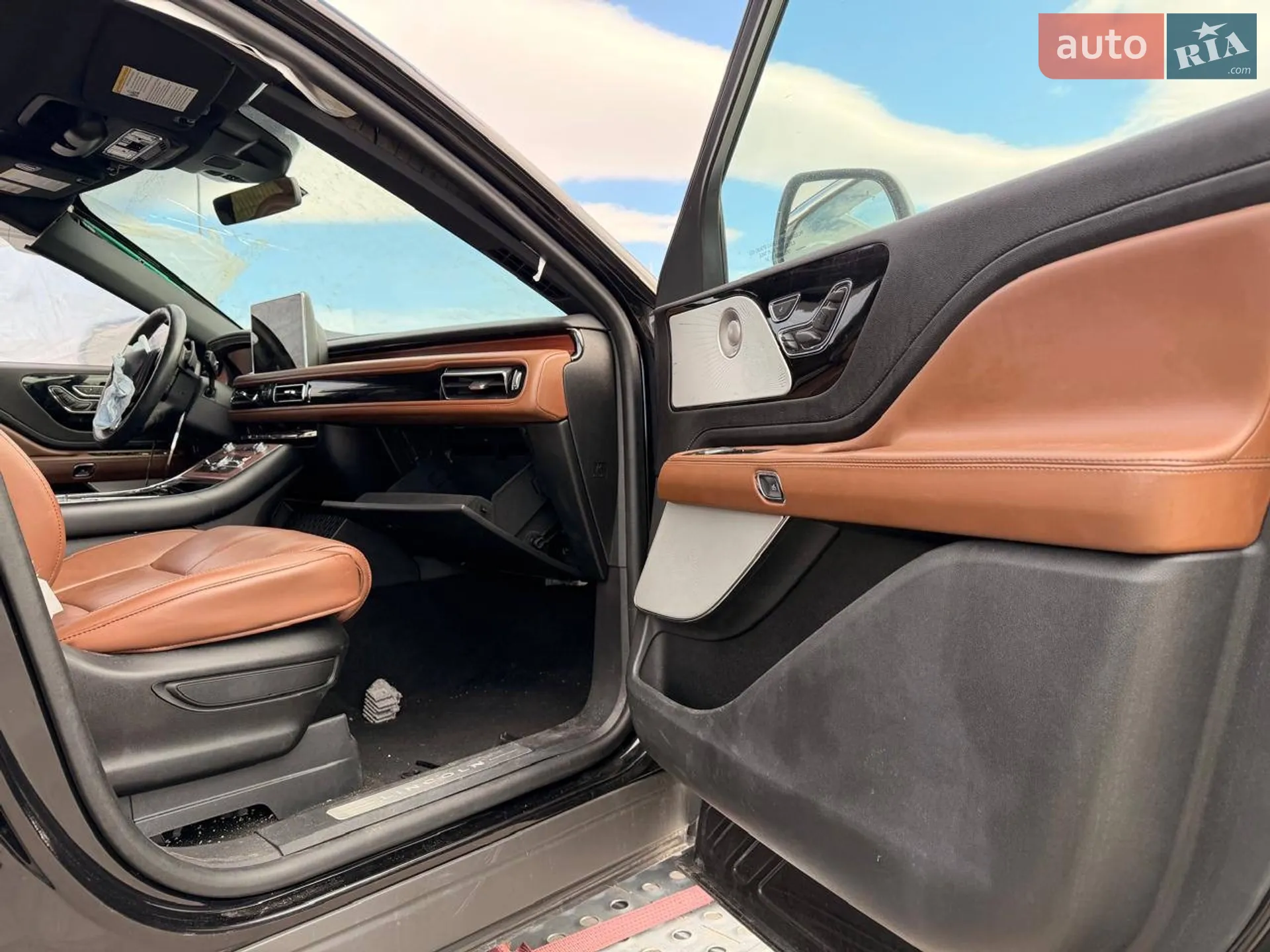 2022 Lincoln Aviator - мініатюра 13