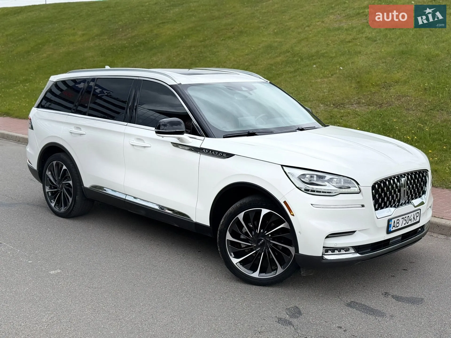 2022 Lincoln Aviator - мініатюра 17