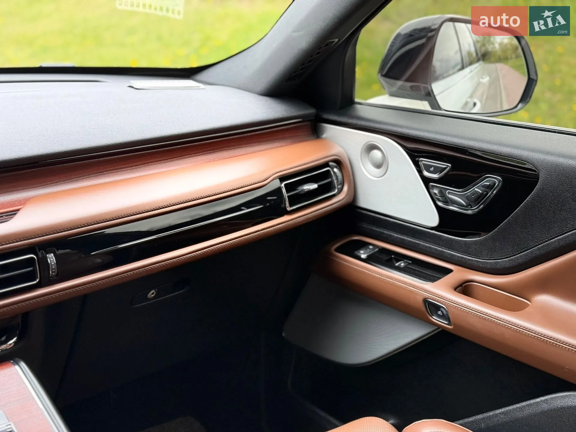 2022 Lincoln Aviator - мініатюра 37