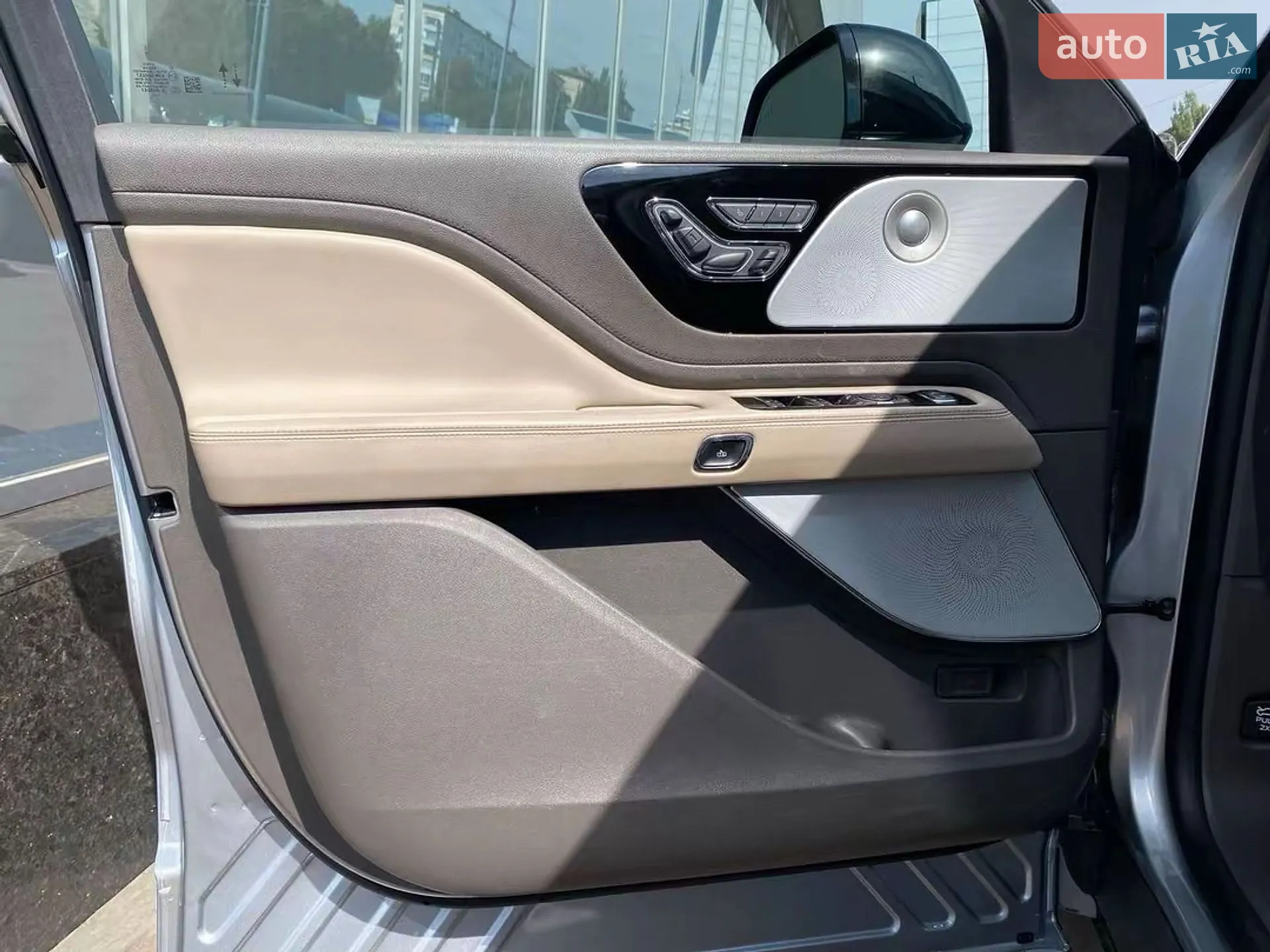 2019 Lincoln Aviator - мініатюра 35