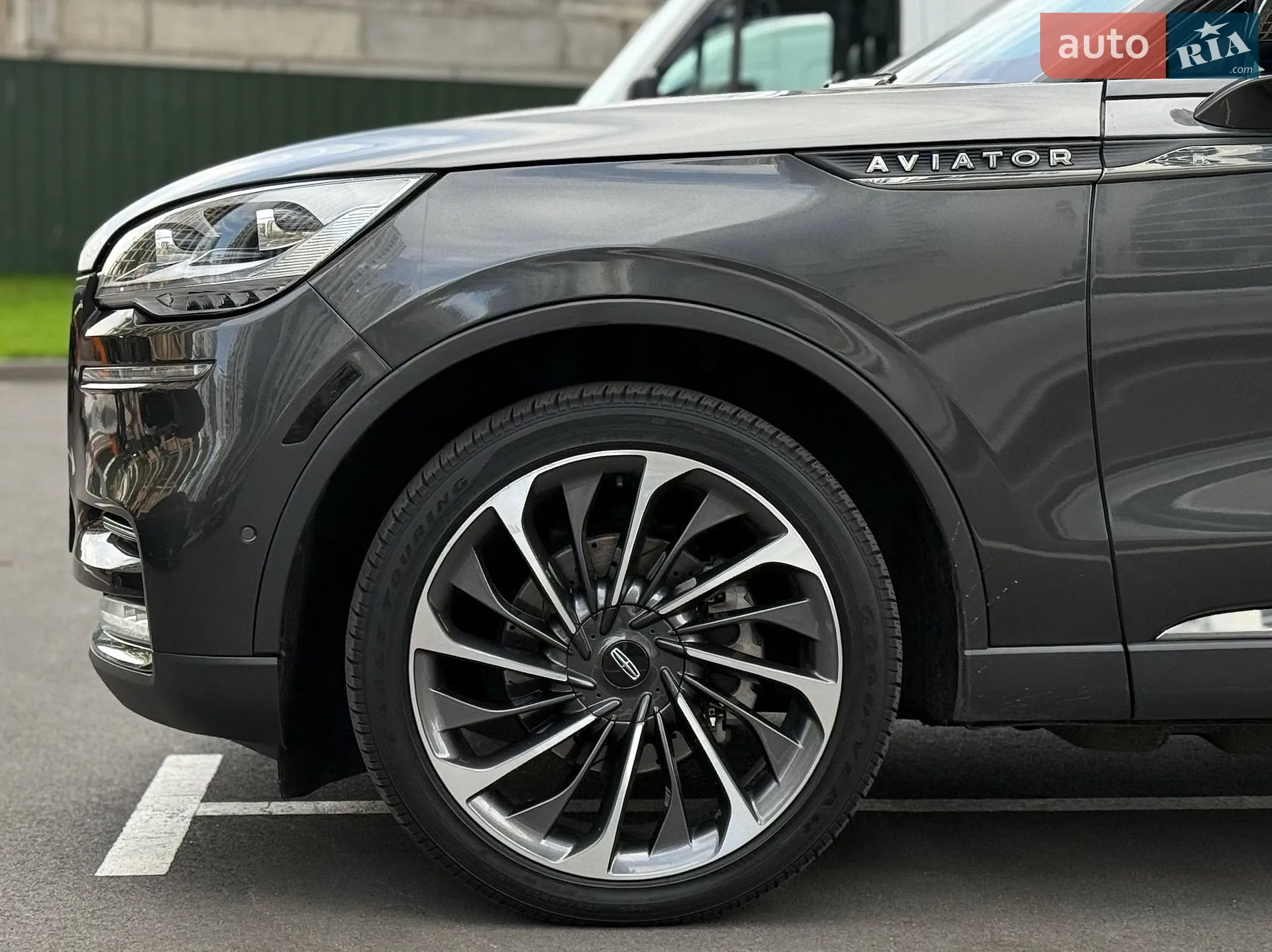 2019 Lincoln Aviator - мініатюра 12
