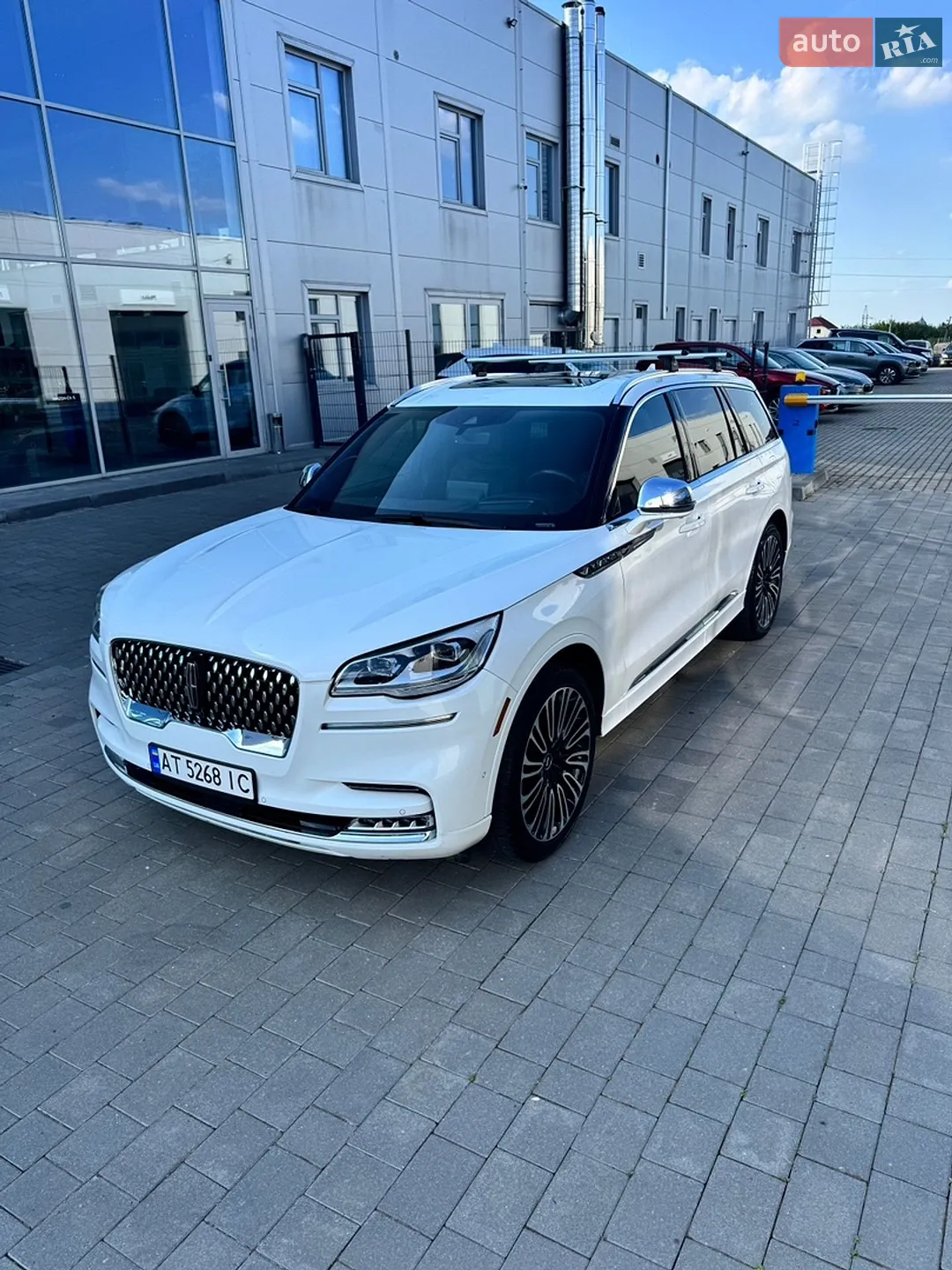 2020 Lincoln Aviator - мініатюра 2