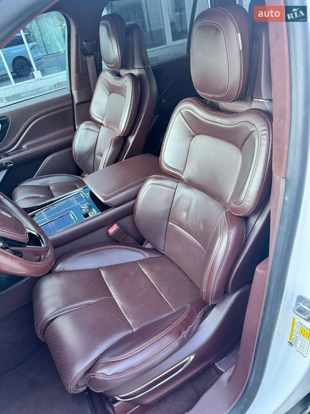 2020 Lincoln Aviator - мініатюра 9