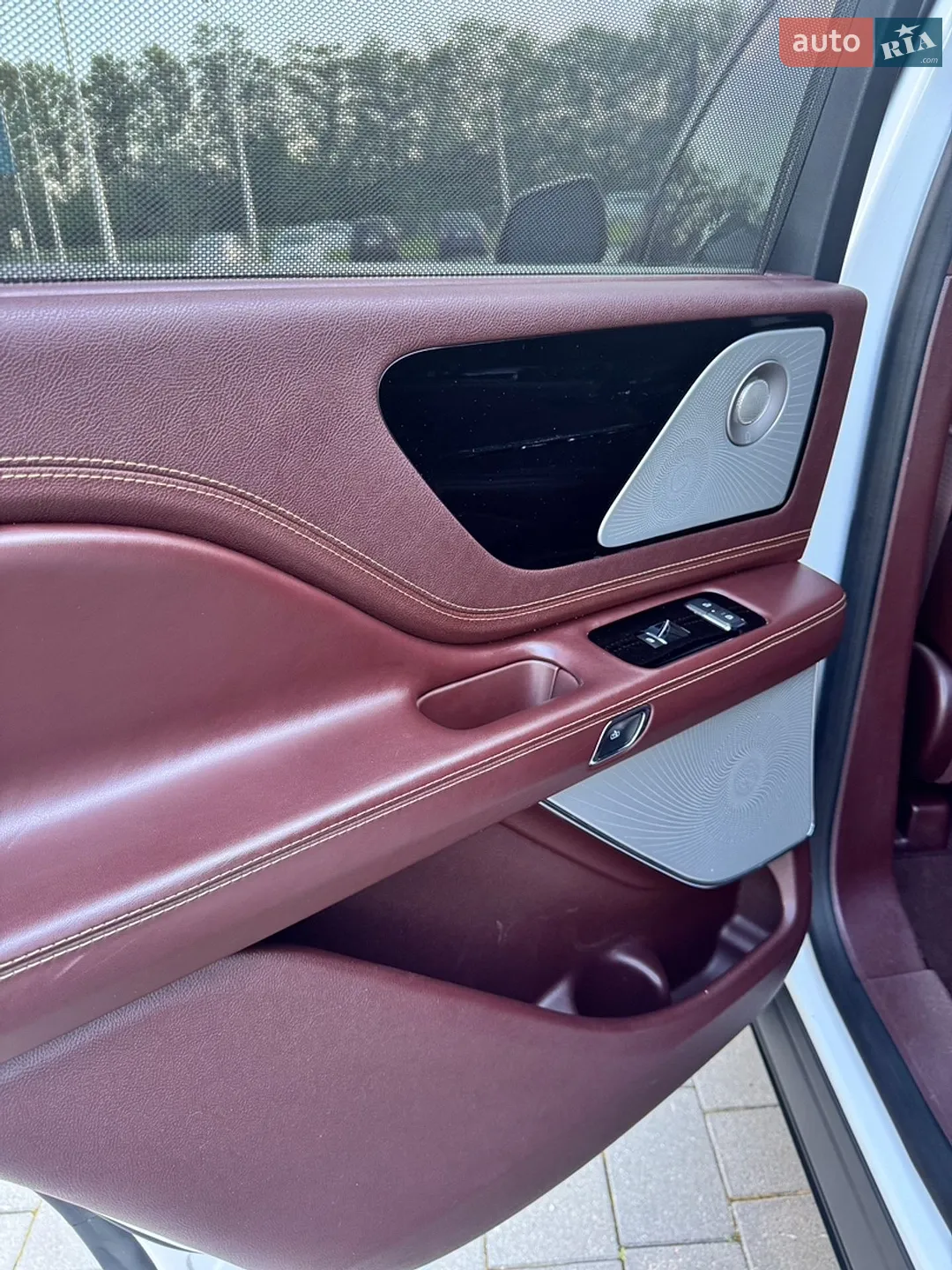 2020 Lincoln Aviator - мініатюра 17