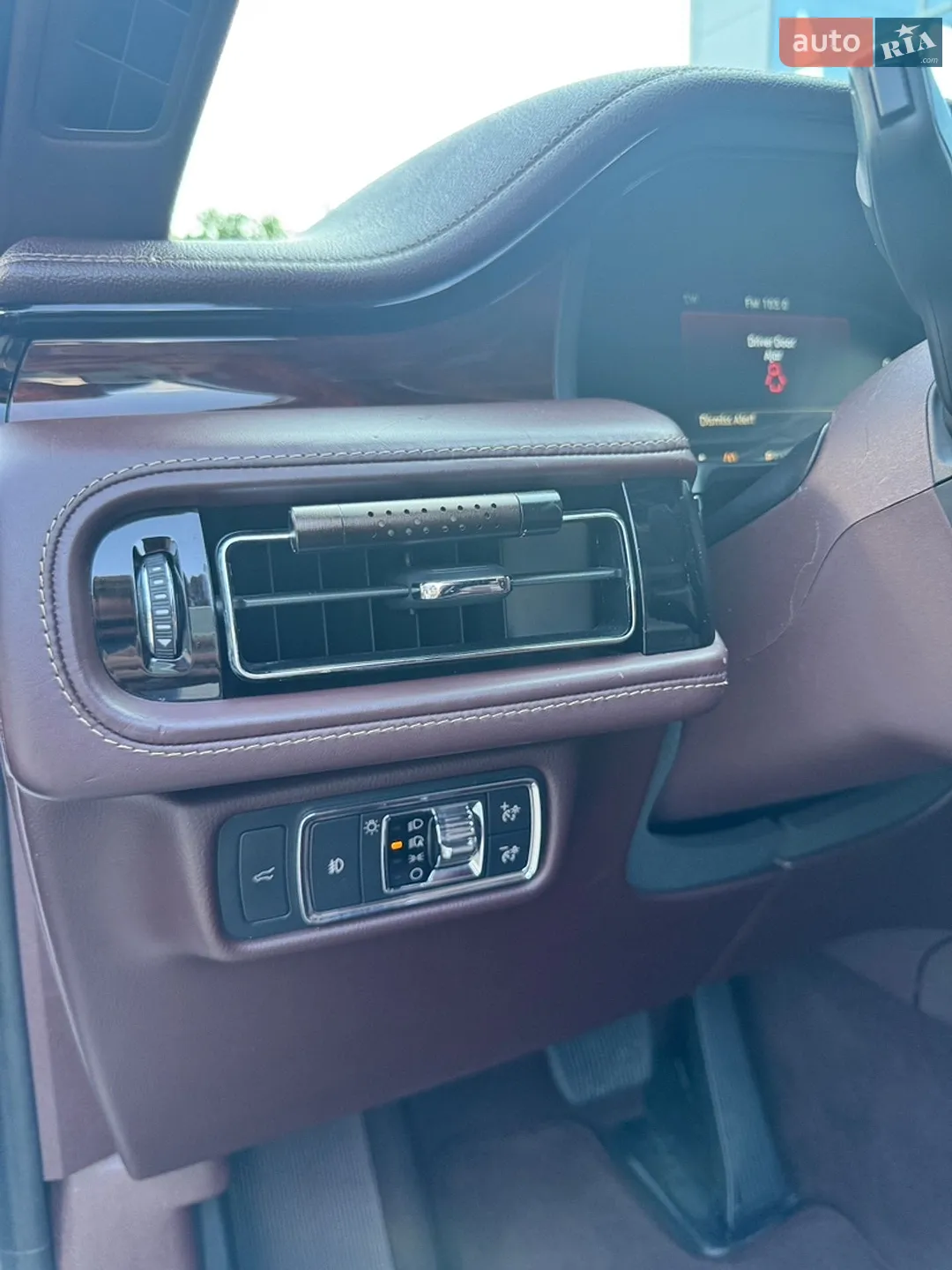 2020 Lincoln Aviator - мініатюра 11