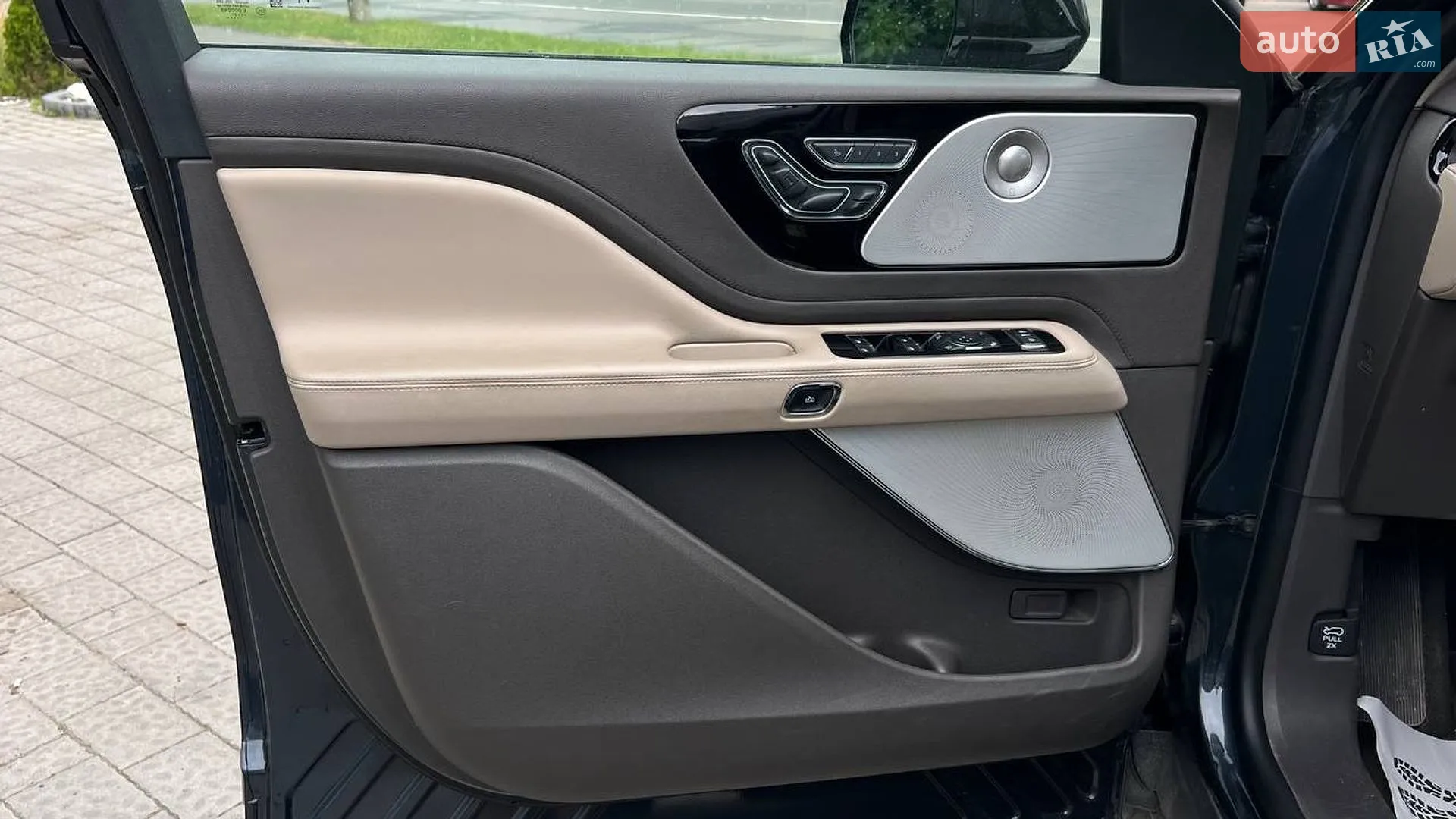 2021 Lincoln Aviator - мініатюра 24