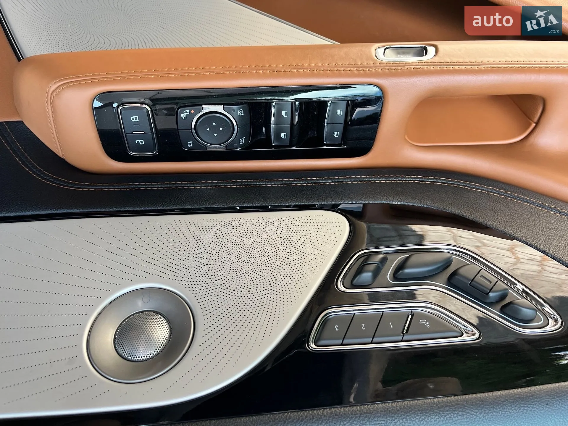 2022 Lincoln Aviator - мініатюра 13
