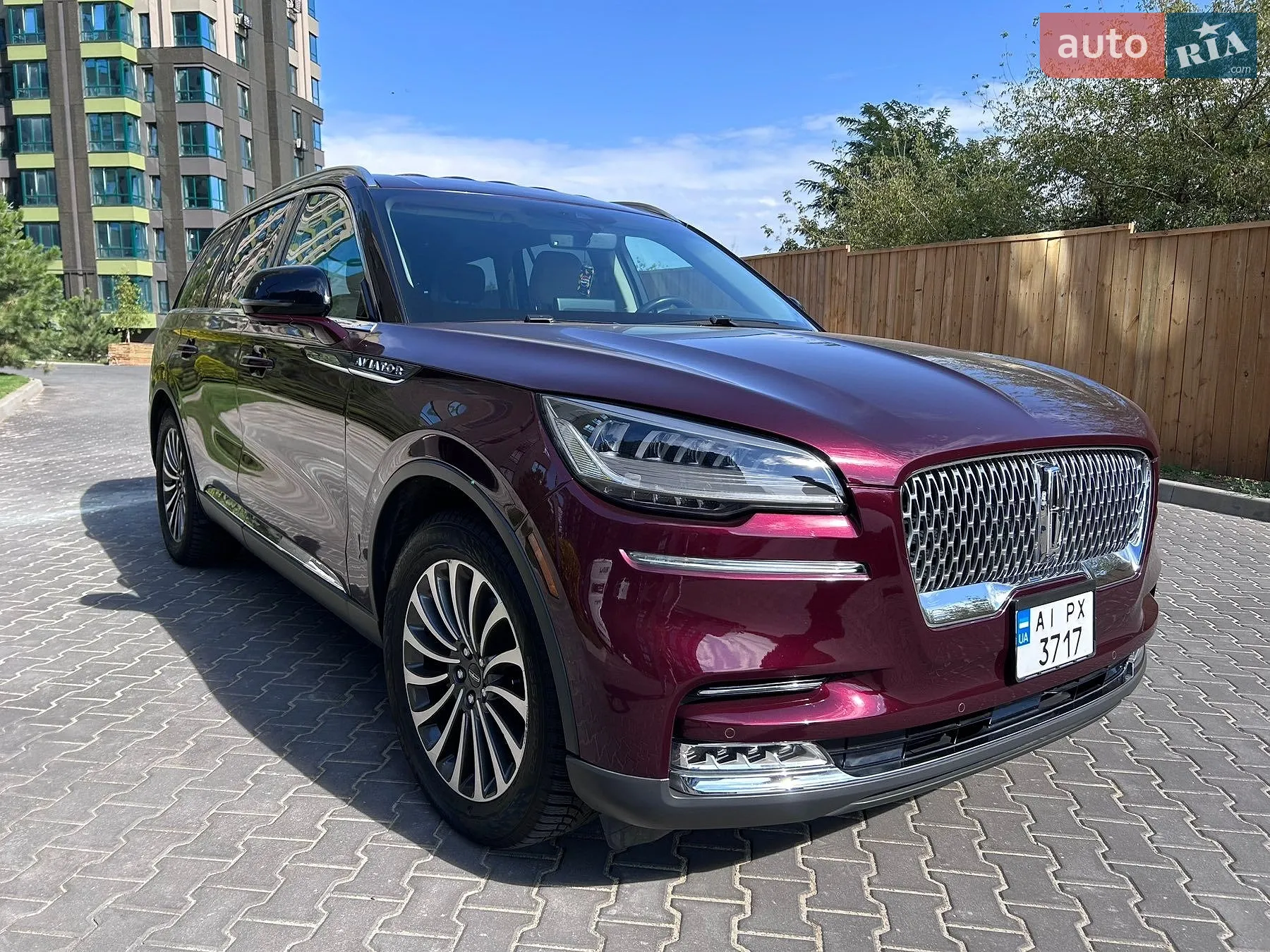 2019 Lincoln Aviator - мініатюра 2