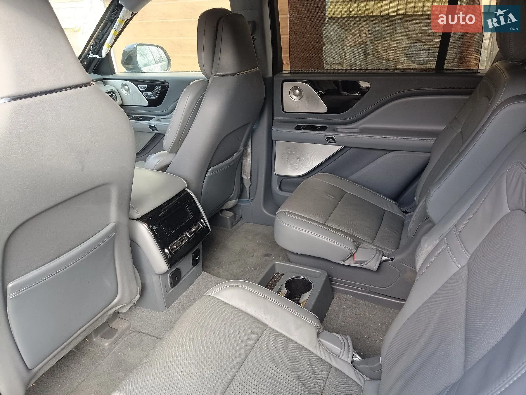 2019 Lincoln Aviator - мініатюра 10