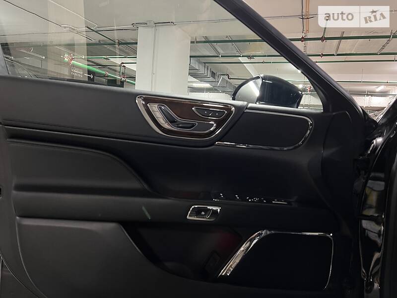 Седан Lincoln Continental 2018 в Києві