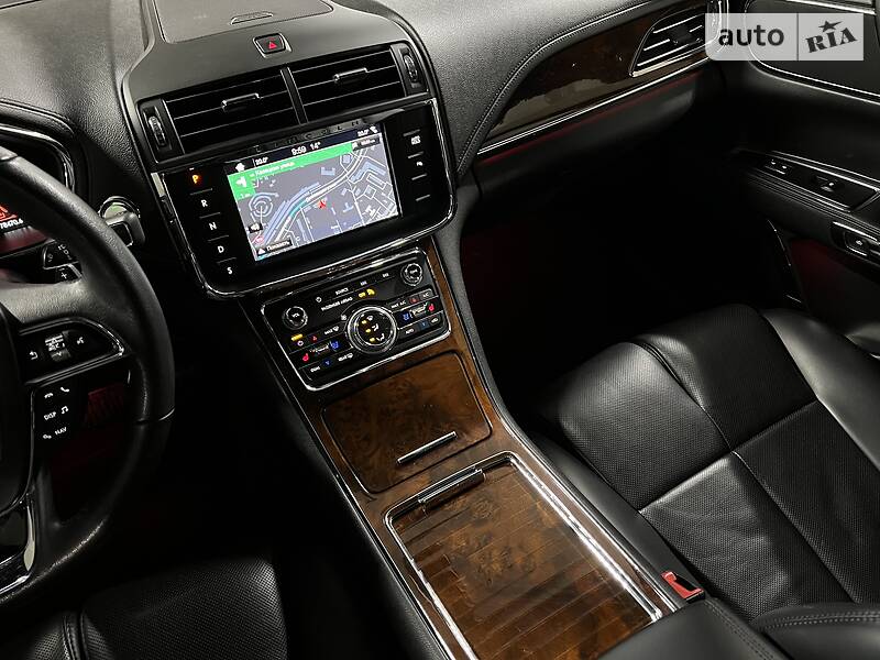 Седан Lincoln Continental 2018 в Києві