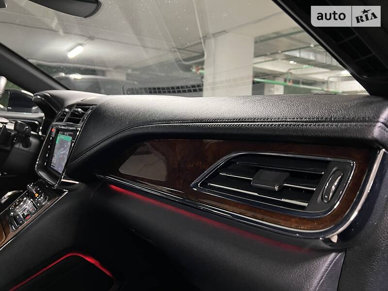 Седан Lincoln Continental 2018 в Києві