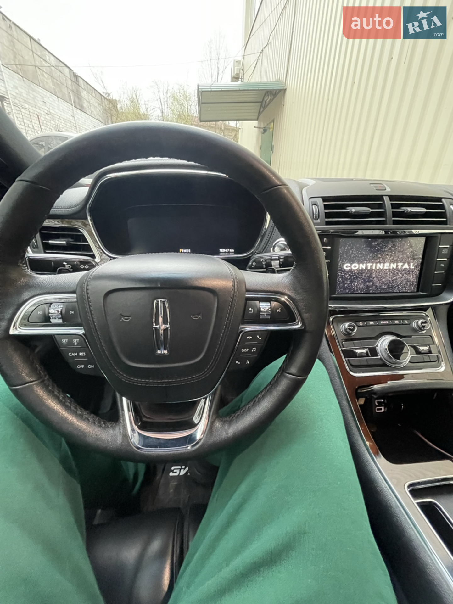 2017 Lincoln Continental - мініатюра 32
