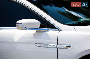 Седан Lincoln Continental 2019 в 