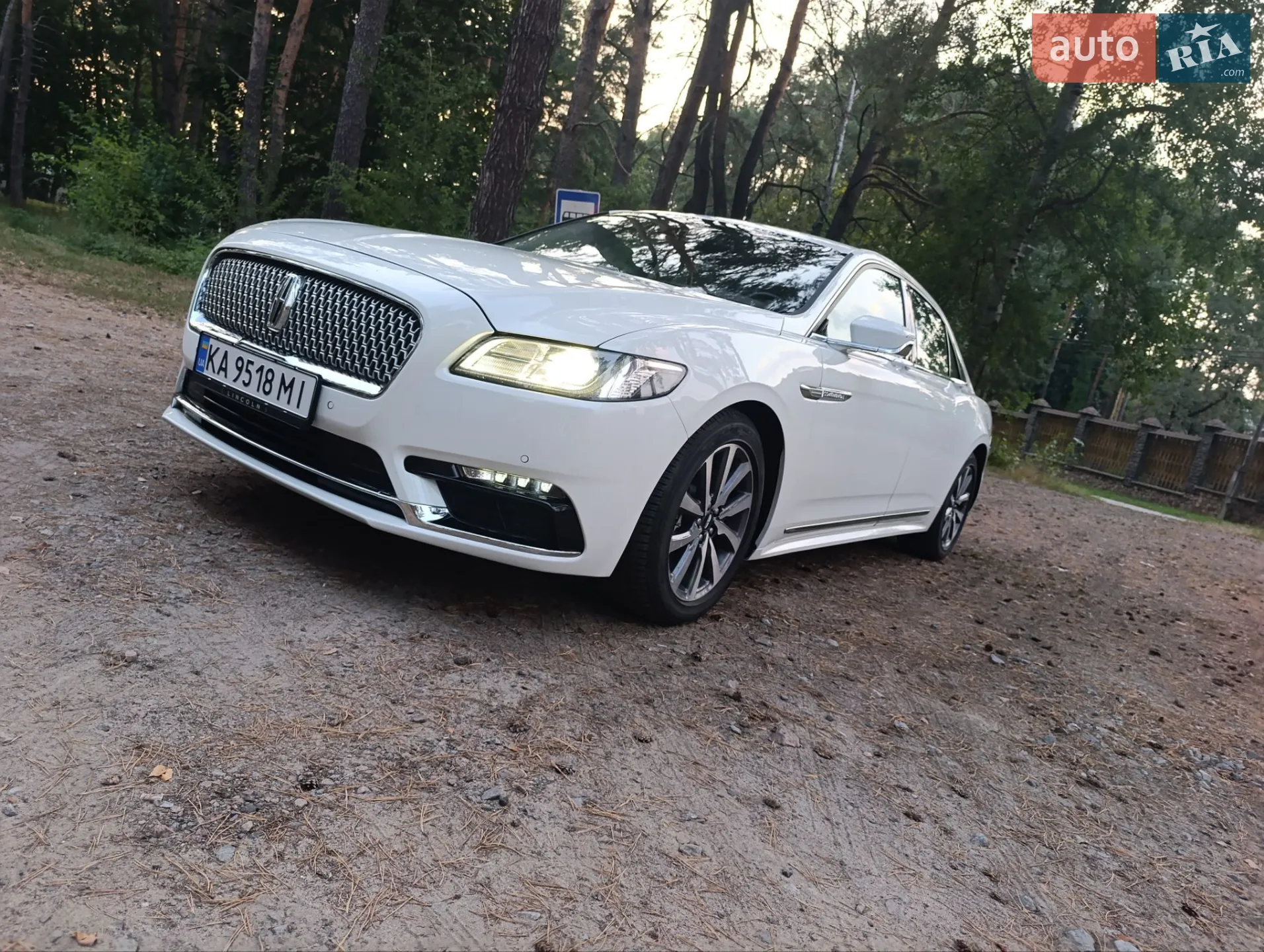 2019 Lincoln Continental - мініатюра 4
