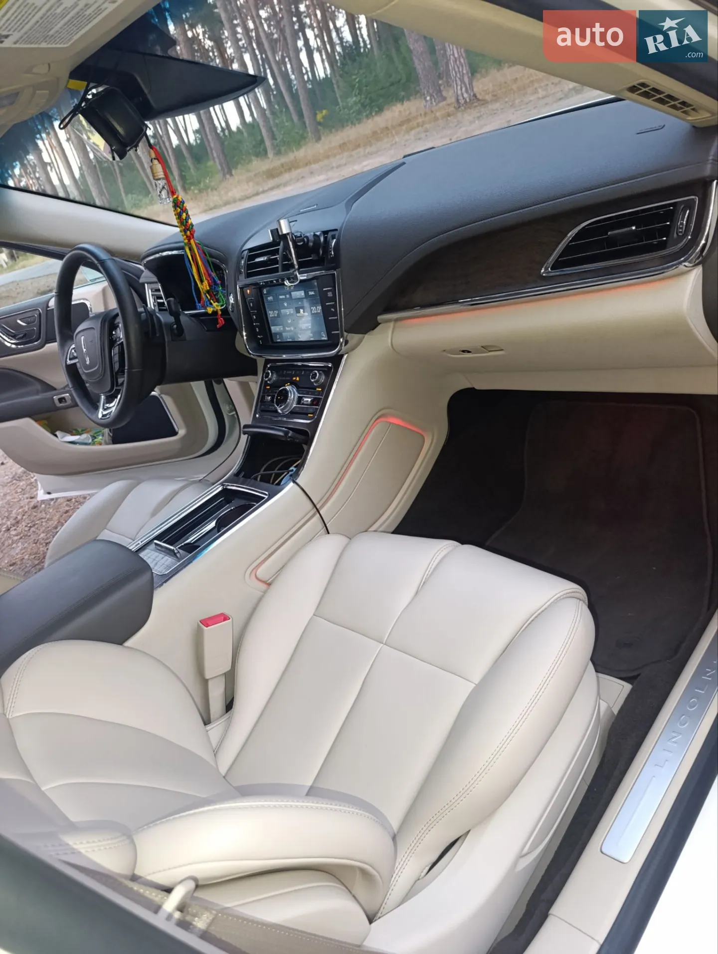 2019 Lincoln Continental - мініатюра 27