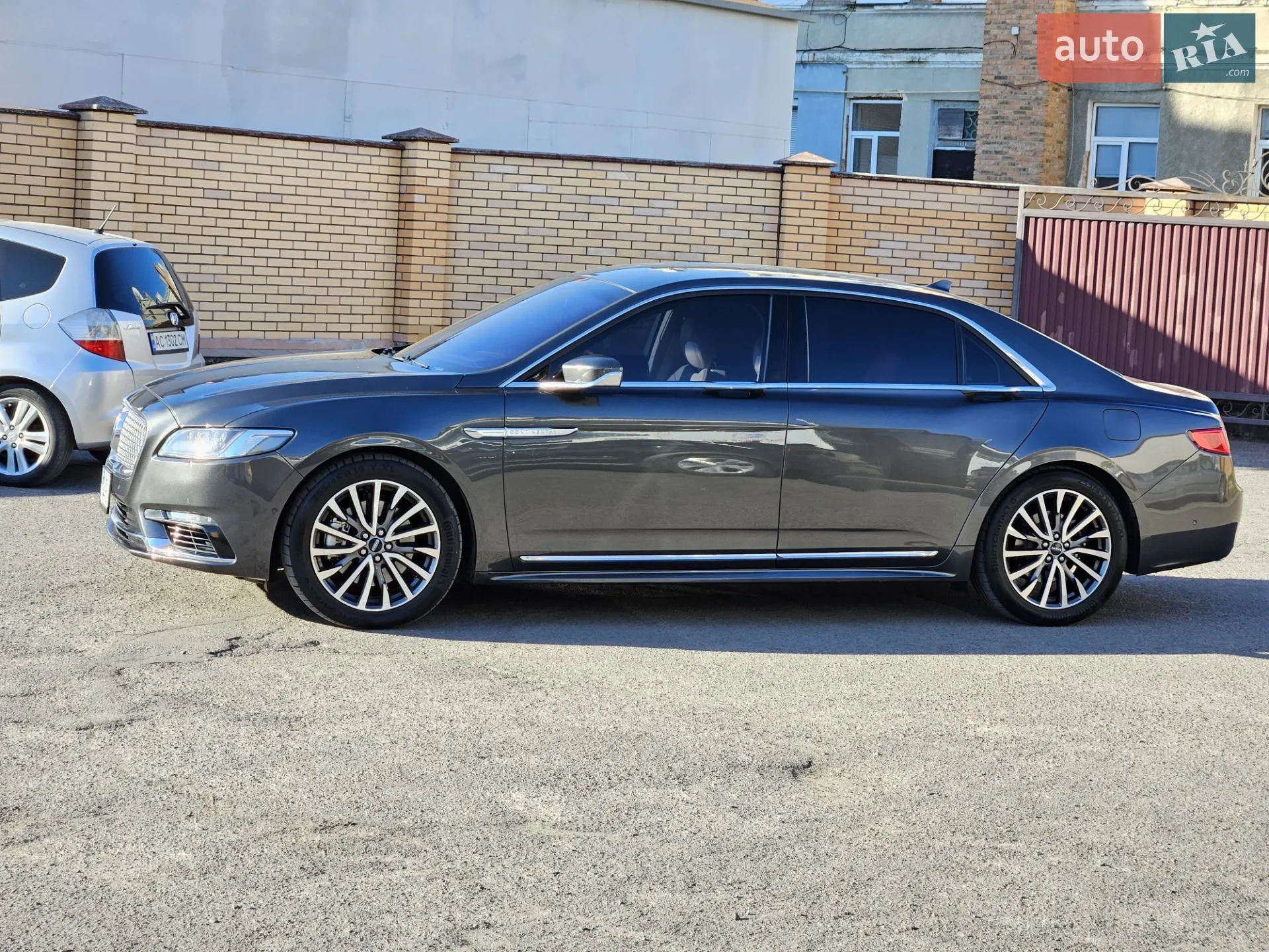 2018 Lincoln Continental - мініатюра 12