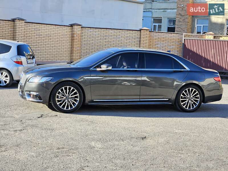 Седан Lincoln Continental 2018 в Владимире