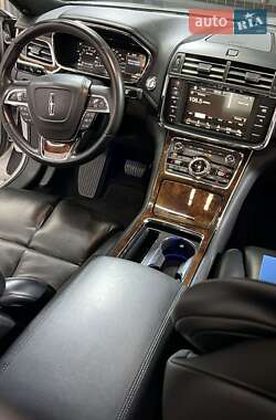 Седан Lincoln Continental 2017 в 