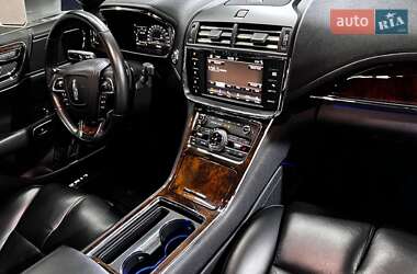 Седан Lincoln Continental 2017 в 