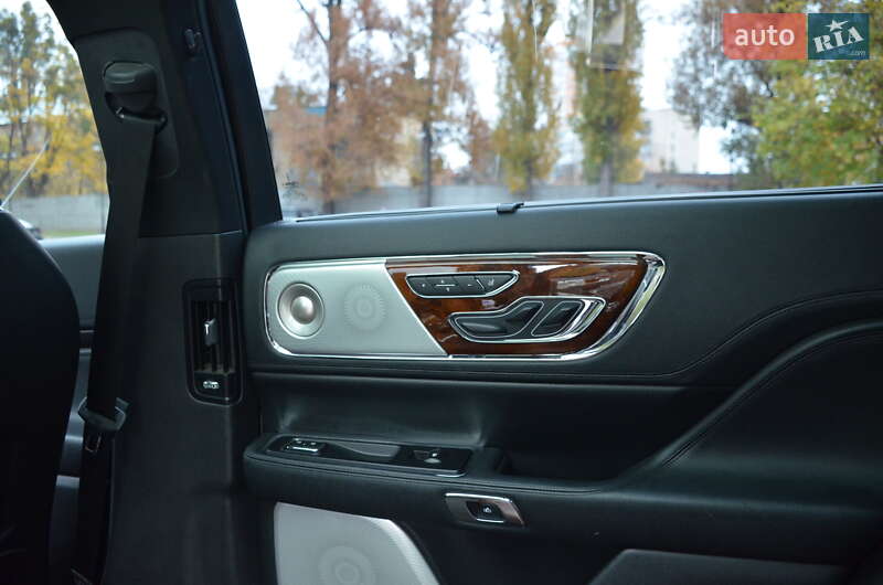 Седан Lincoln Continental 2016 в Киеве