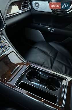 Седан Lincoln Continental 2017 в 