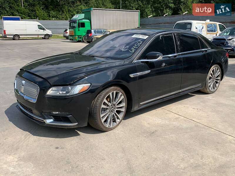 Седан Lincoln Continental 2018 в Львові
