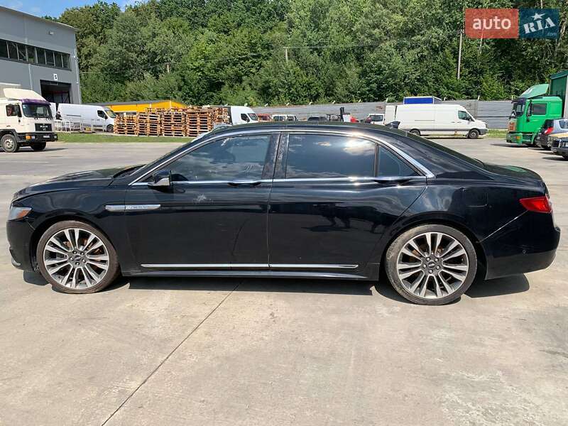 Седан Lincoln Continental 2018 в Львові