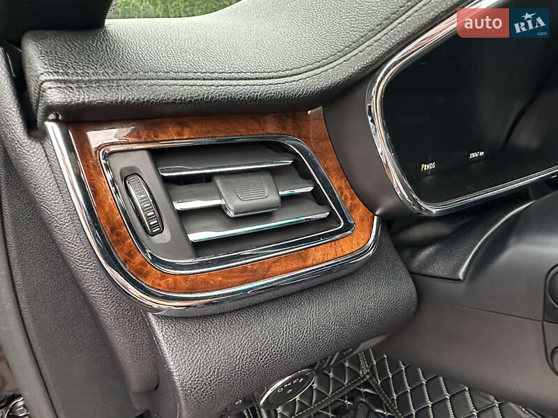 Седан Lincoln Continental 2016 в Чернівцях