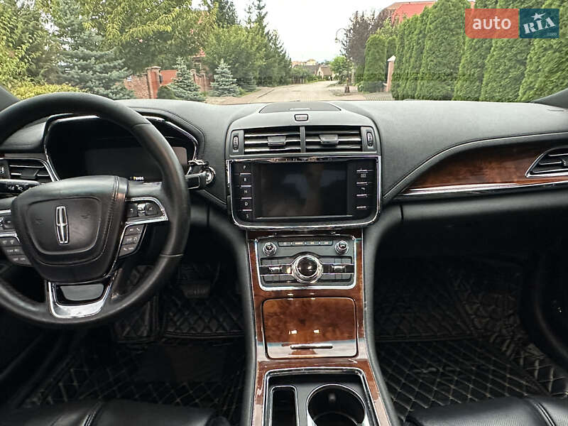 Седан Lincoln Continental 2016 в Чернівцях