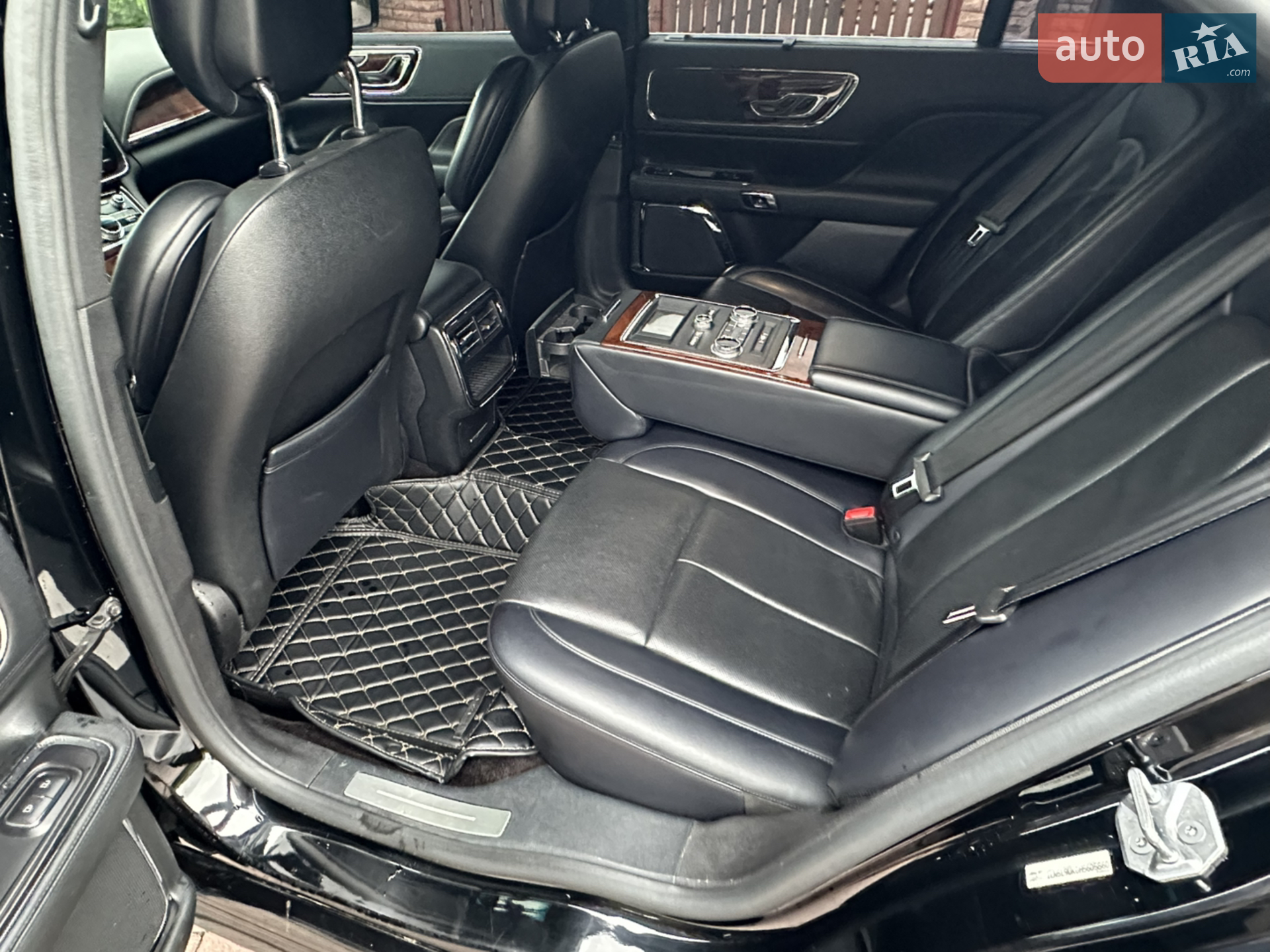 2016 Lincoln Continental - мініатюра 27