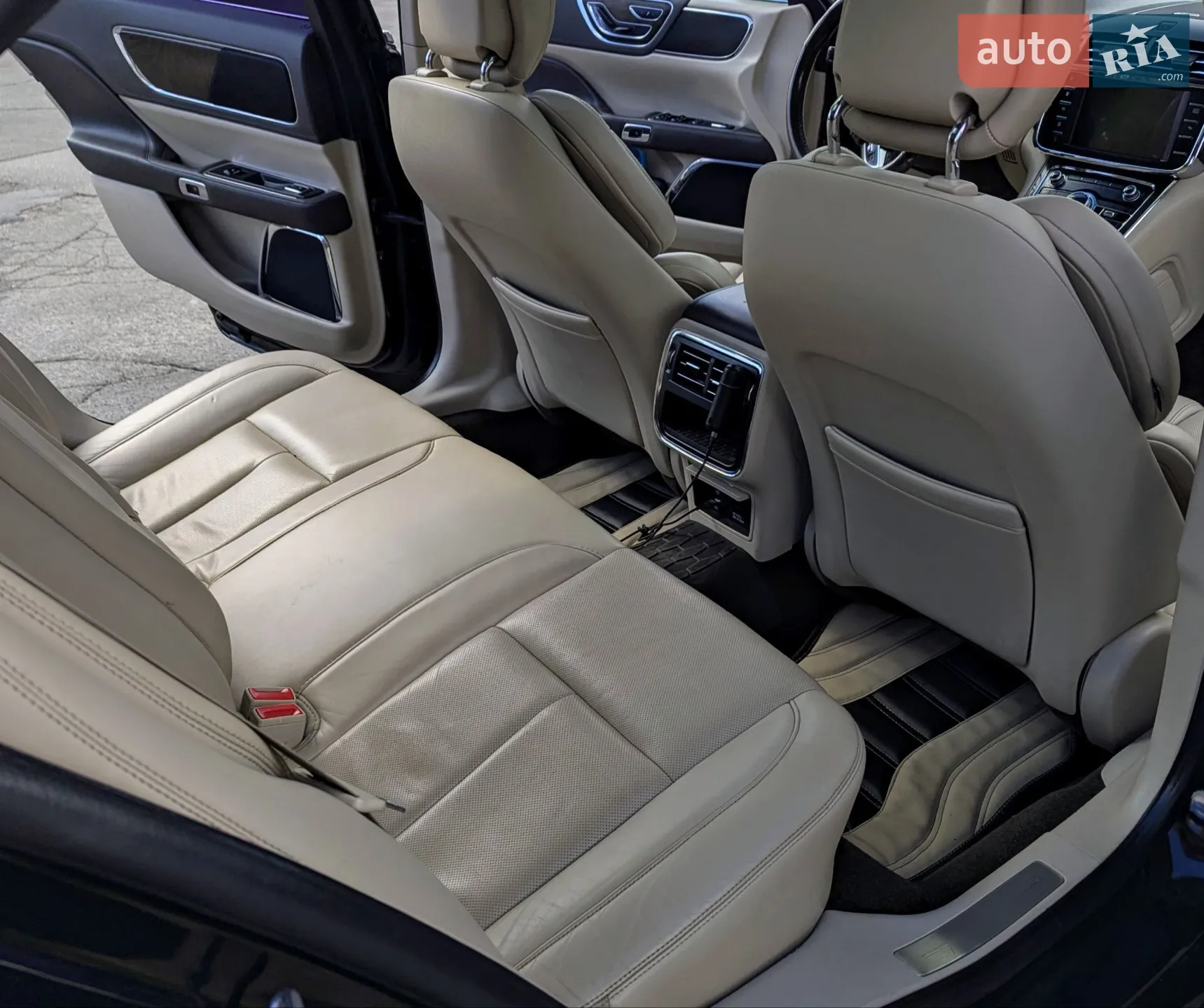 2016 Lincoln Continental - мініатюра 13