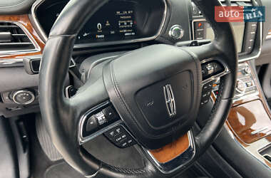Седан Lincoln Continental 2016 в 