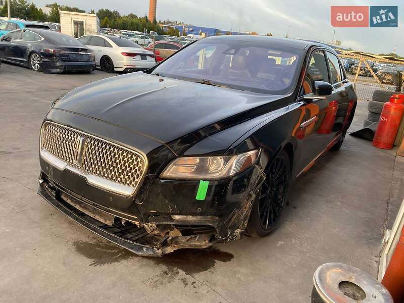 Седан Lincoln Continental 2017 в Львове