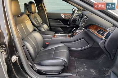 Седан Lincoln Continental 2017 в 