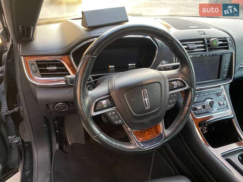 Седан Lincoln Continental 2017 в Львове
