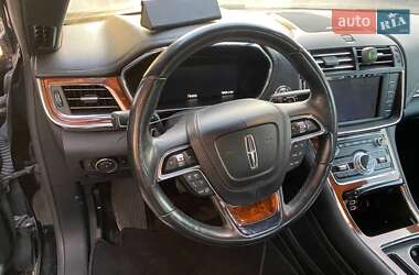 Седан Lincoln Continental 2017 в 