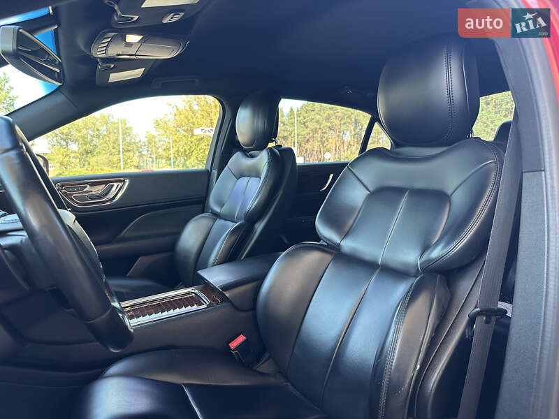 Седан Lincoln Continental 2017 в Києві фото 25 Седан Lincoln Continental 2017 в Києві