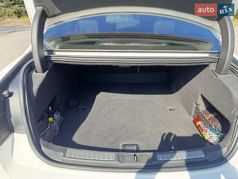 Седан Lincoln Continental 2016 в Днепре