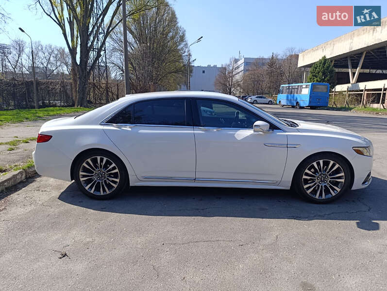 Седан Lincoln Continental 2016 в Днепре