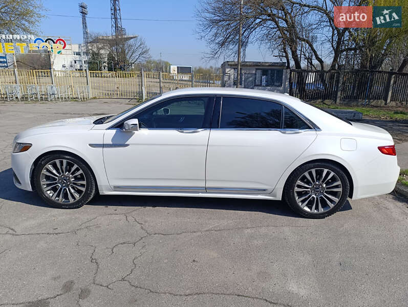 Седан Lincoln Continental 2016 в Днепре
