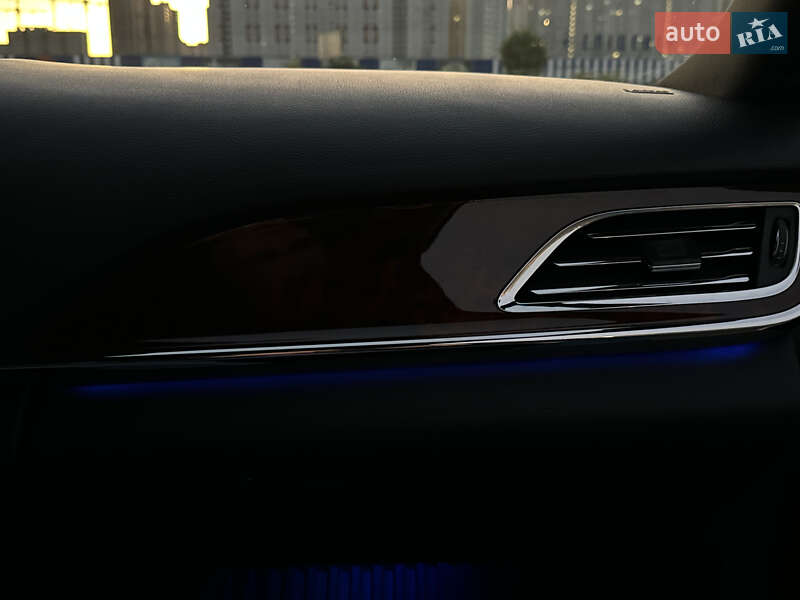 Седан Lincoln Continental 2020 в Києві