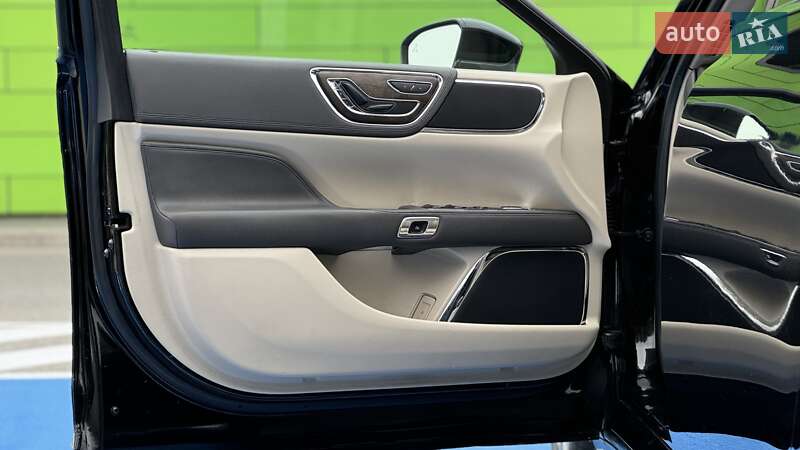 Седан Lincoln Continental 2016 в Киеве