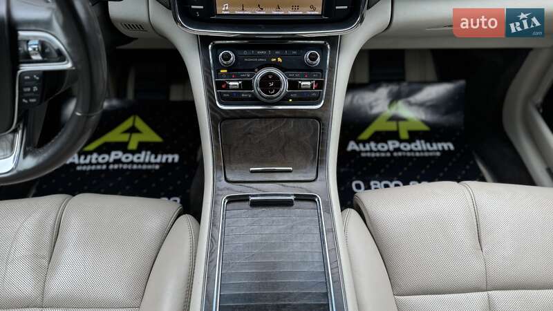 Седан Lincoln Continental 2016 в Киеве