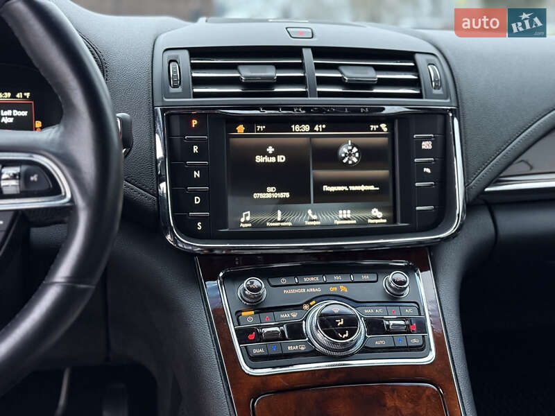 Седан Lincoln Continental 2017 в Киеве