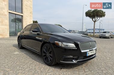 Седан Lincoln Continental 2016 в Львове