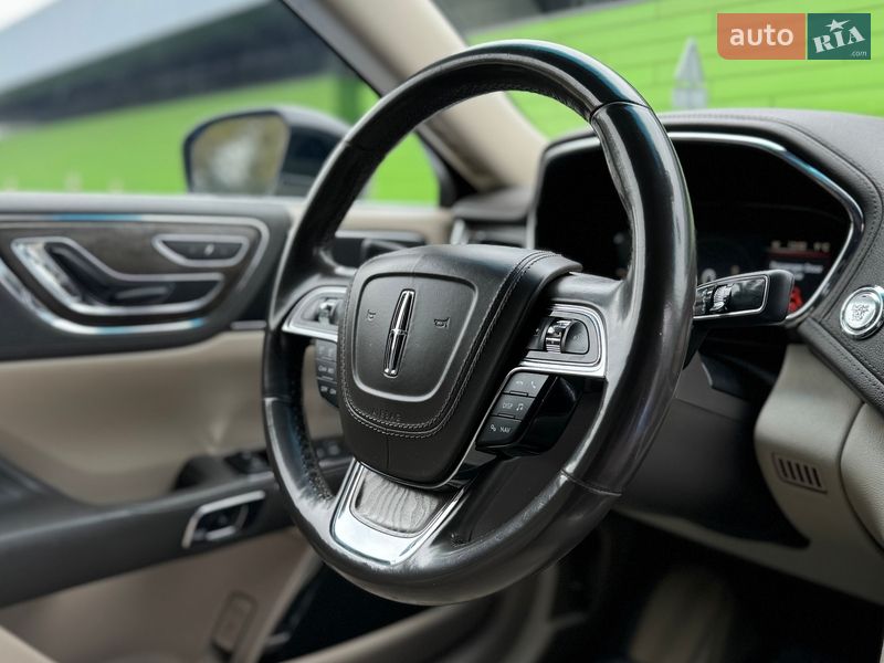 Седан Lincoln Continental 2016 в Києві