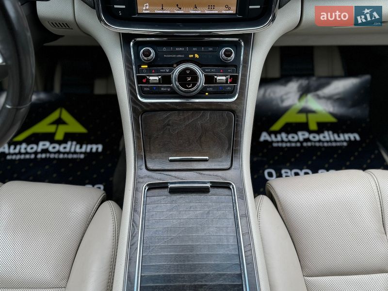 Седан Lincoln Continental 2016 в Києві