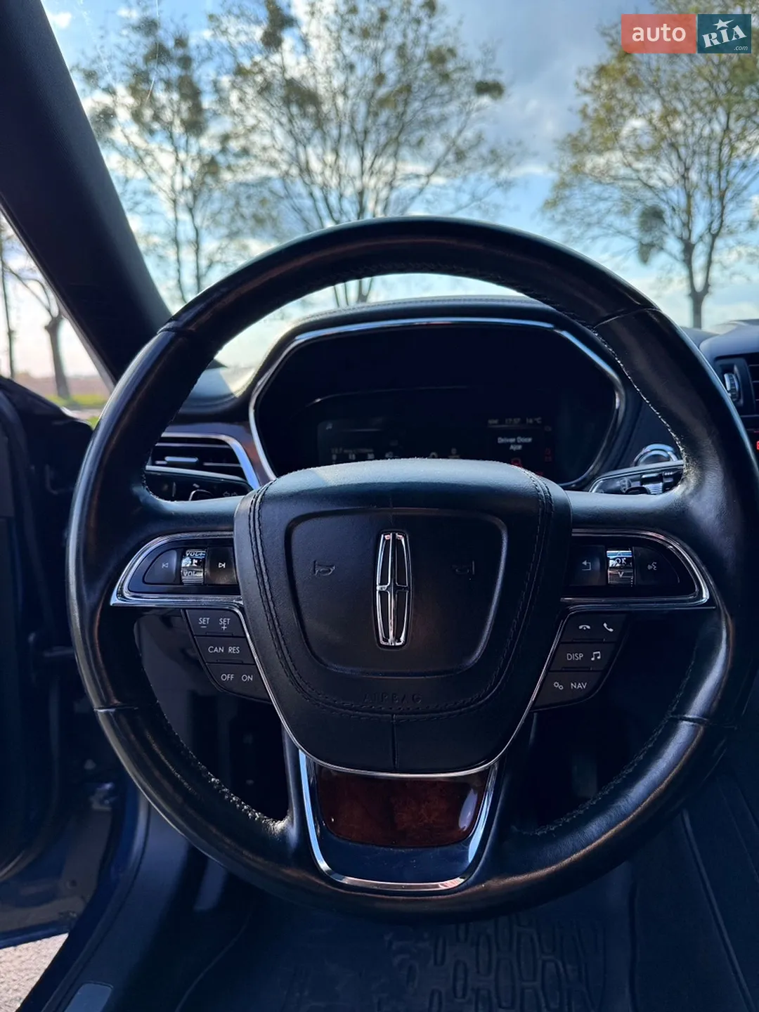 2017 Lincoln Continental - мініатюра 14