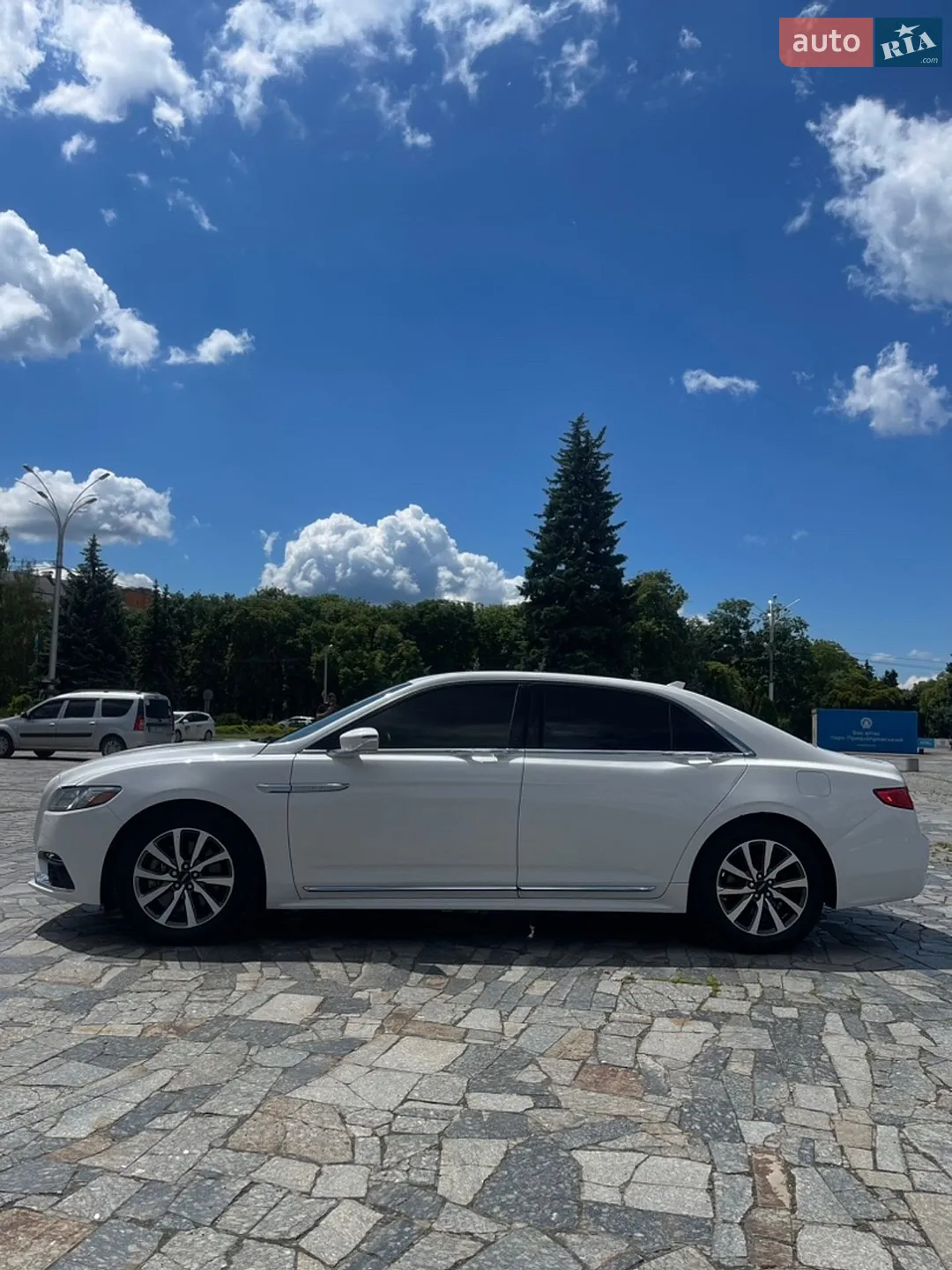2020 Lincoln Continental - мініатюра 8